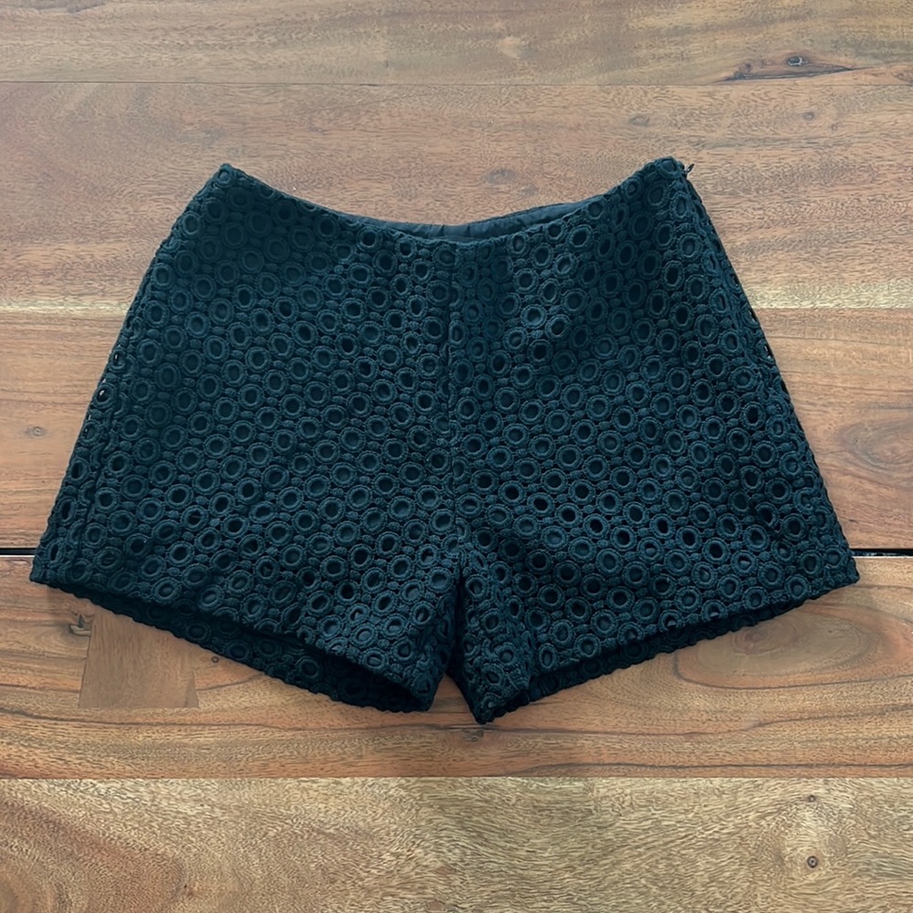Banana Republic Eyelet Shorts 00P